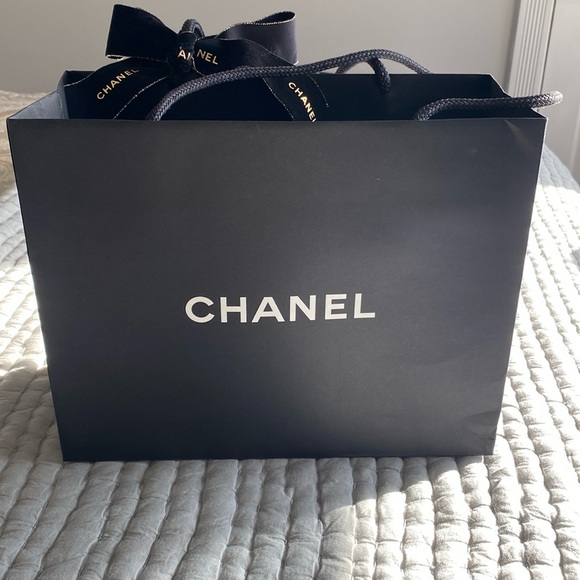 Chanel Gift Bag and Ribbon - Picture 1 of 7